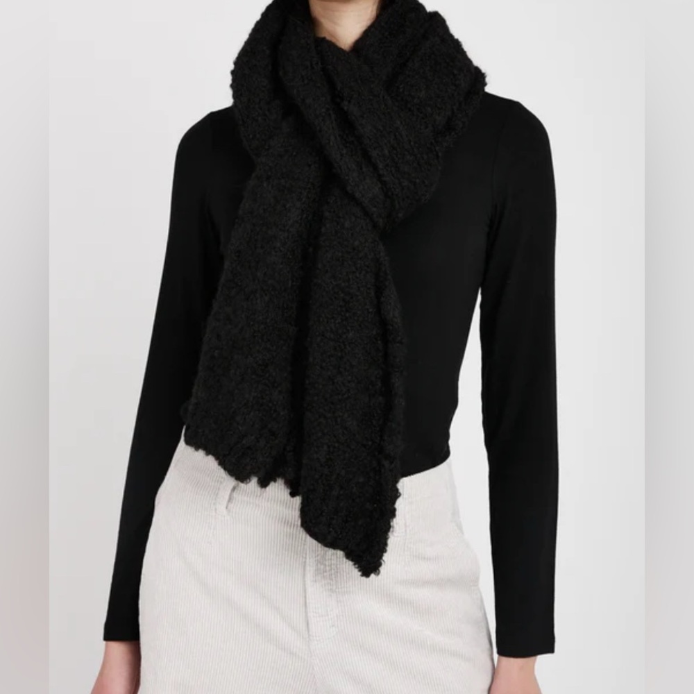 NWT Warm cozy scarf